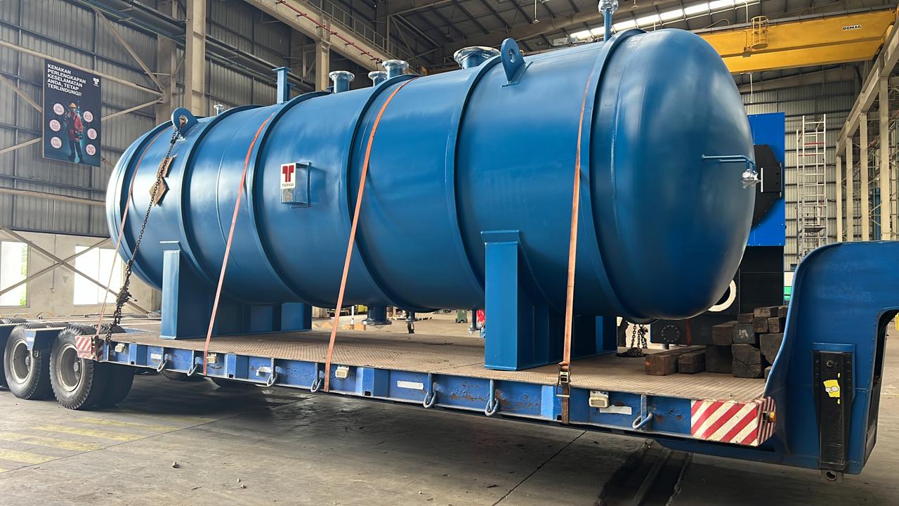 PAL heavy cargo transport documentation with a blue industrial tank on a flatbed trailer